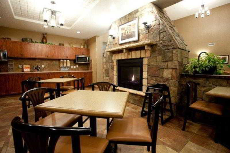 Best Western Diamond Inn Three Hills Restaurant photo