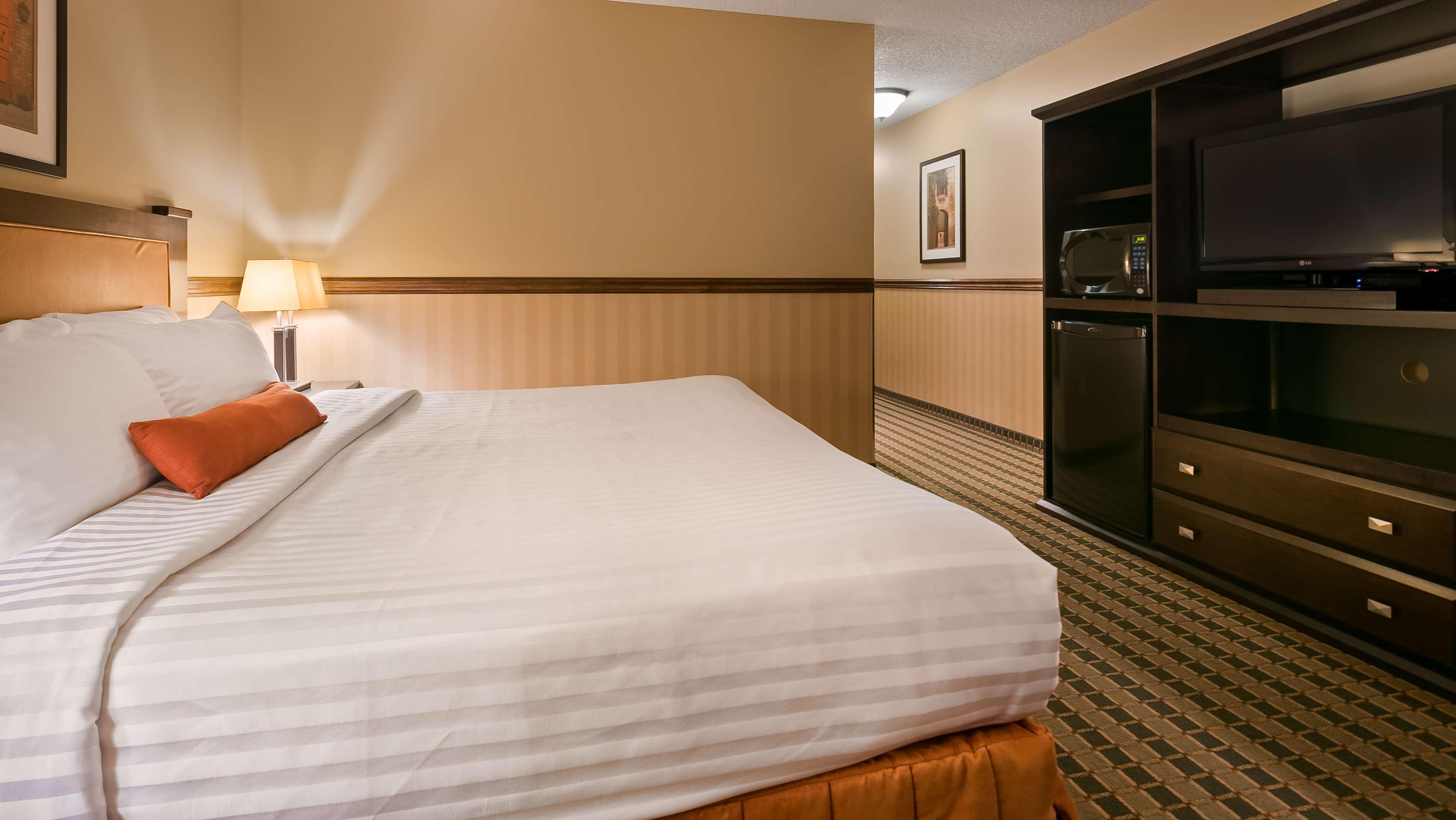 Best Western Diamond Inn Three Hills Exterior photo