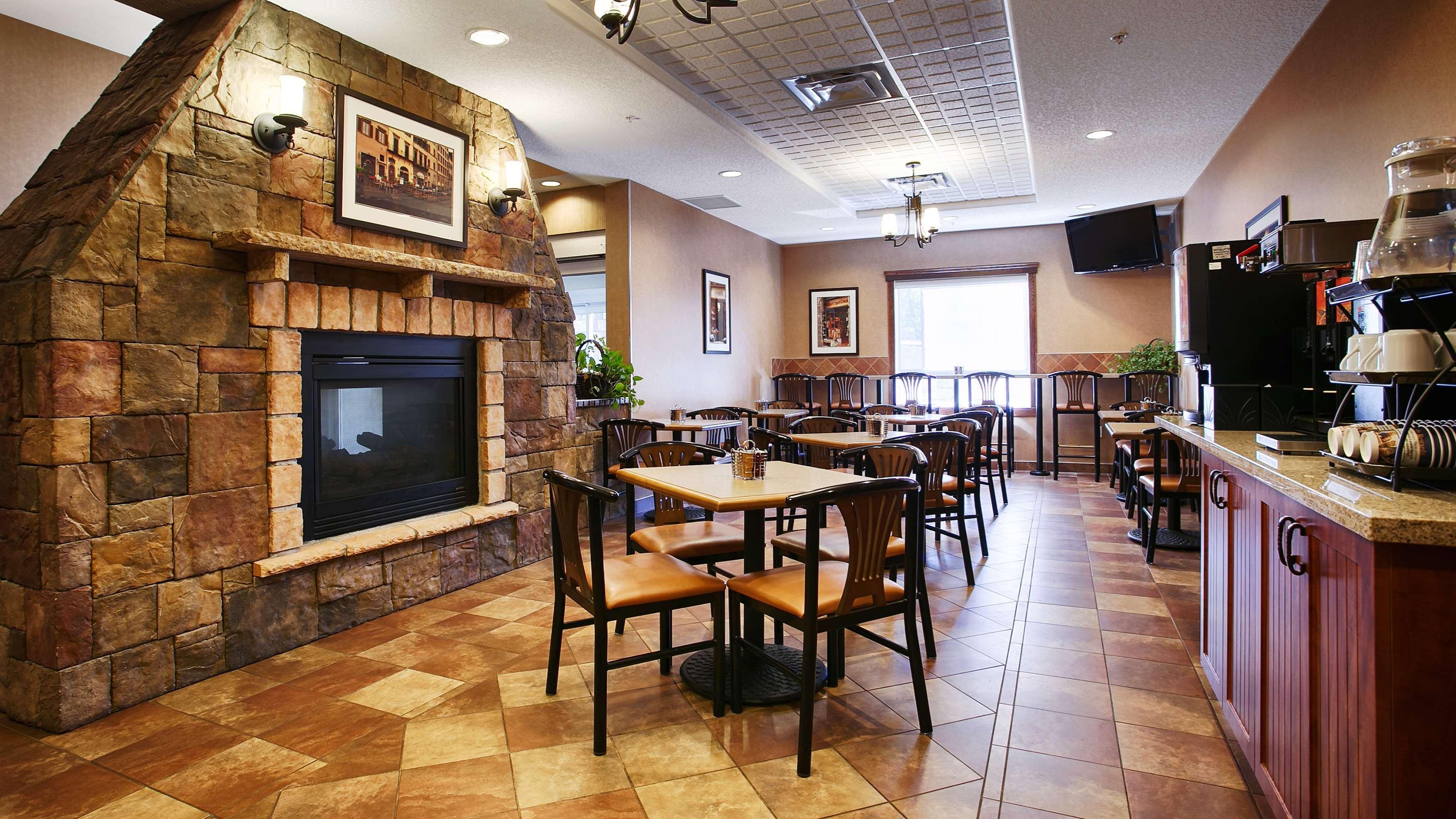 Best Western Diamond Inn Three Hills Exterior photo