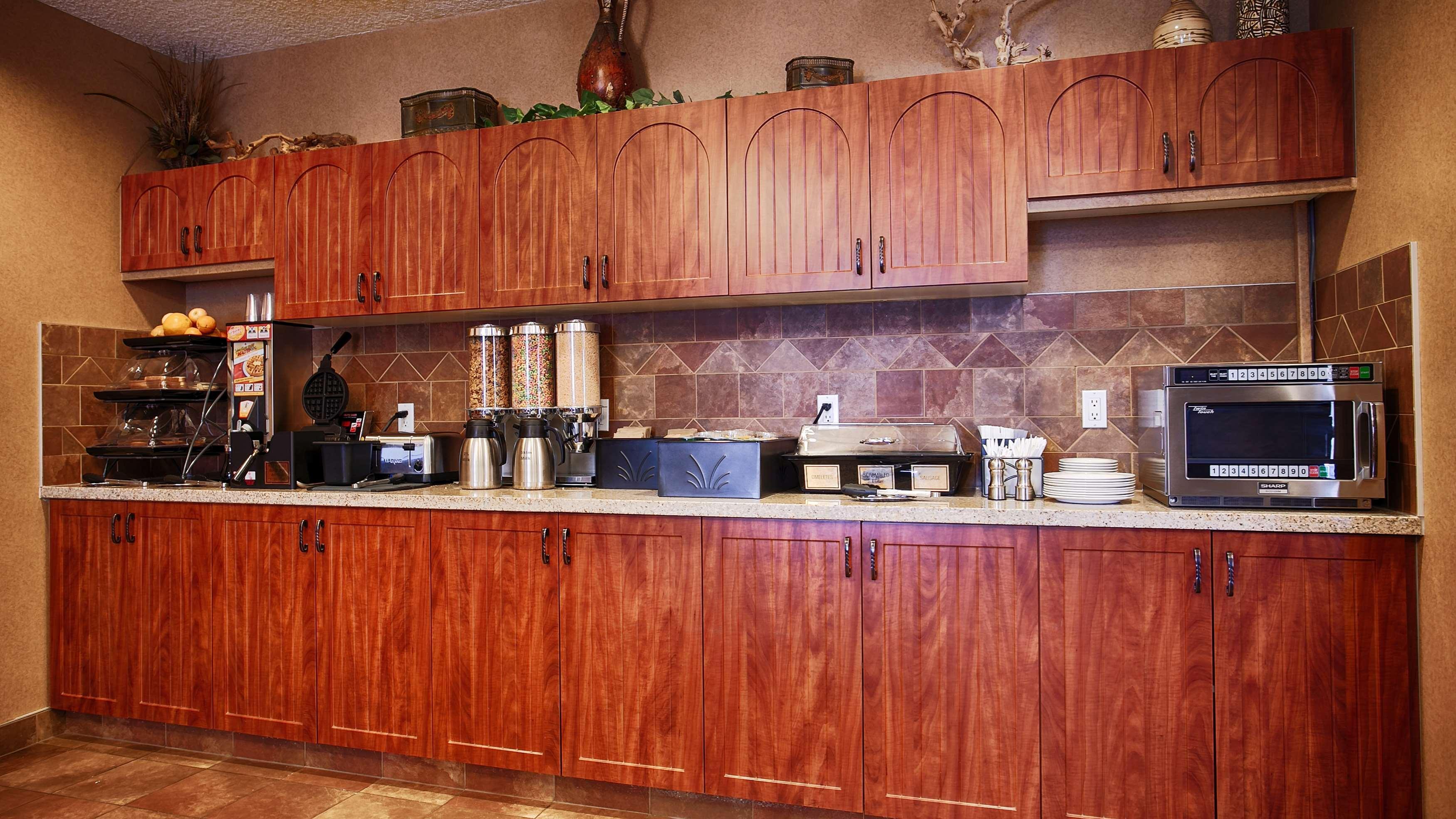 Best Western Diamond Inn Three Hills Exterior photo