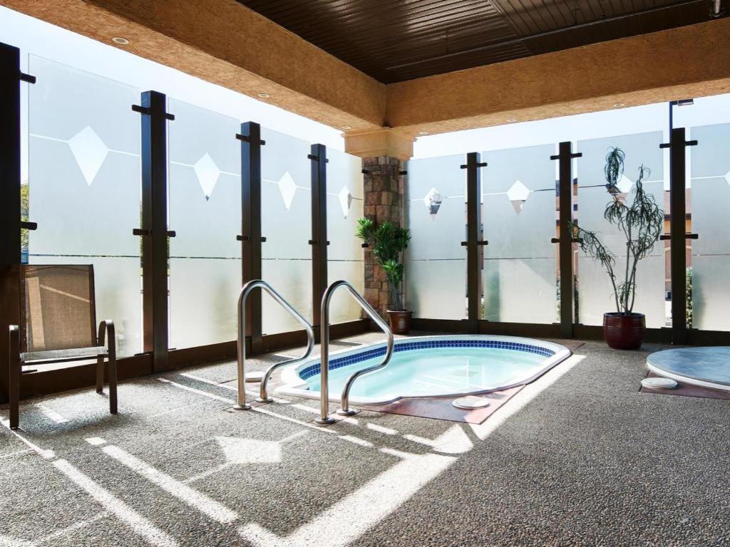 Best Western Diamond Inn Three Hills Exterior photo